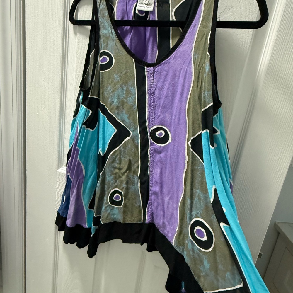 Small Boutique Abstract Patterned Sleeveless Top - image 3